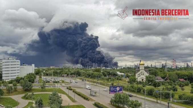 FOTO: Moskow Membara, Drone Ukraina Bombardir Kilang Minyak